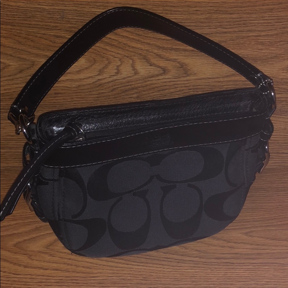 Small Coach purse - Picture 6 of 7